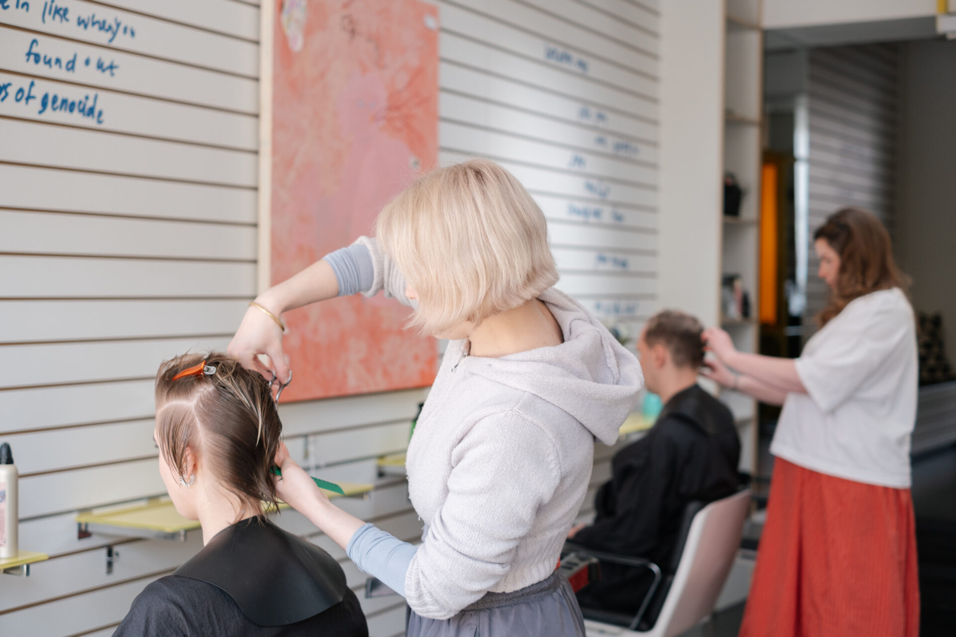 mirror-less hairdressers in peckham