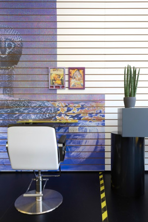 mirrorless-hair-salon-with-art-in-Peckham